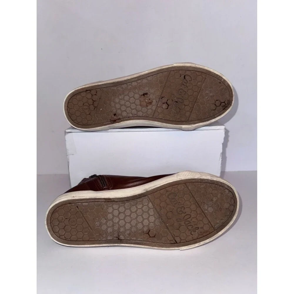 Cat & Jack size 5 Brown High-Top Sneakers